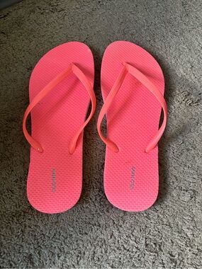 Coral Pink Women's Flip Flops - Lightweight Summer Sandals